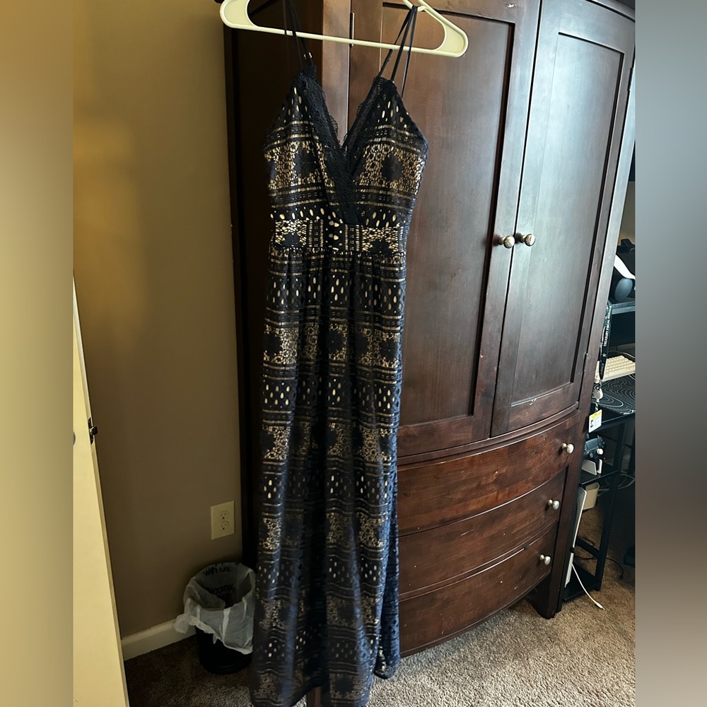 Vici size large navy lace maxi dress